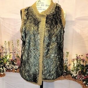 𝅺ann Taylor Fur Vest  NWT